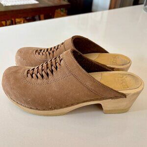 Sven Light Brown Leather & Wood Clogs 40